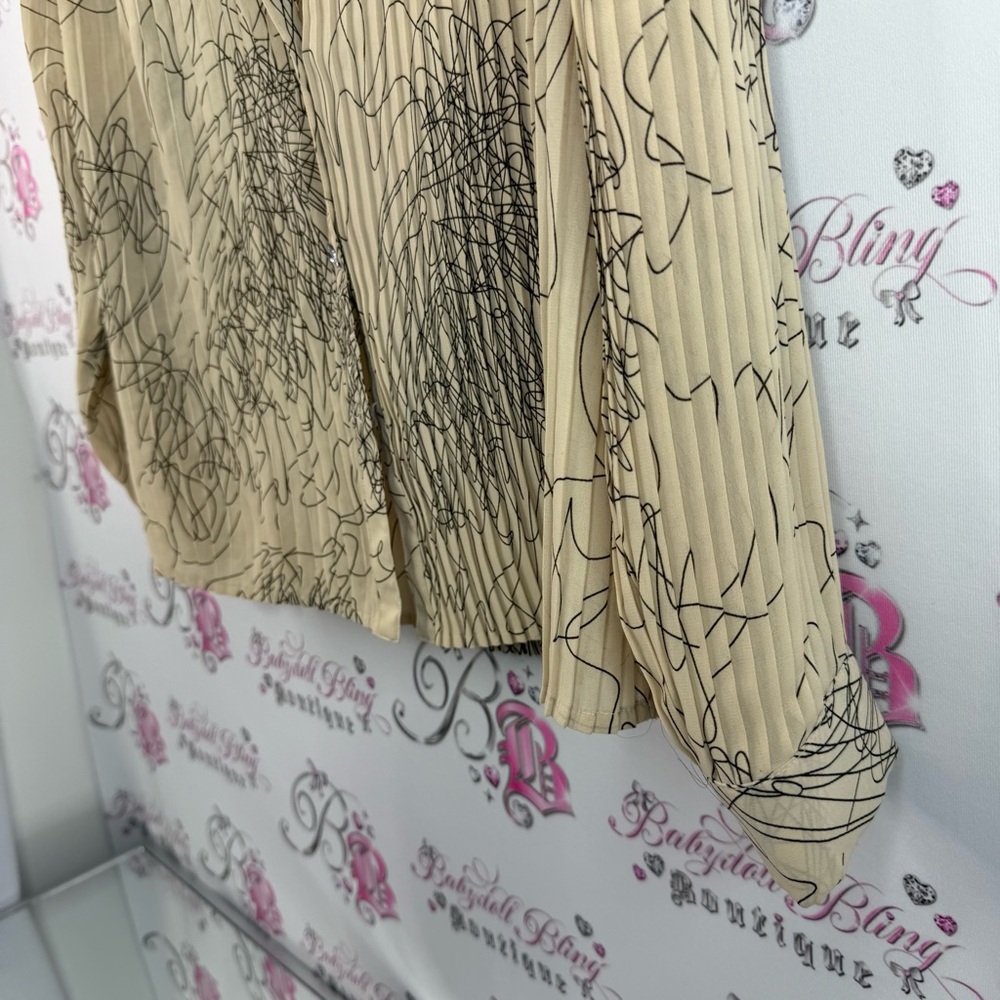 Karen Arnold button down rhinestone buttons Beige and Black Patterned Blouse - Picture 3 of 14